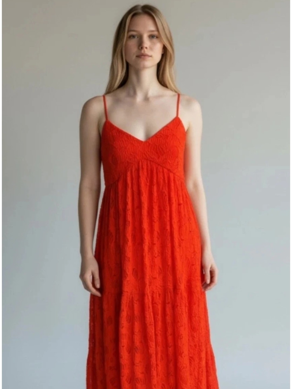Bebe paghetti-Strap Red Lace Maxi Dress